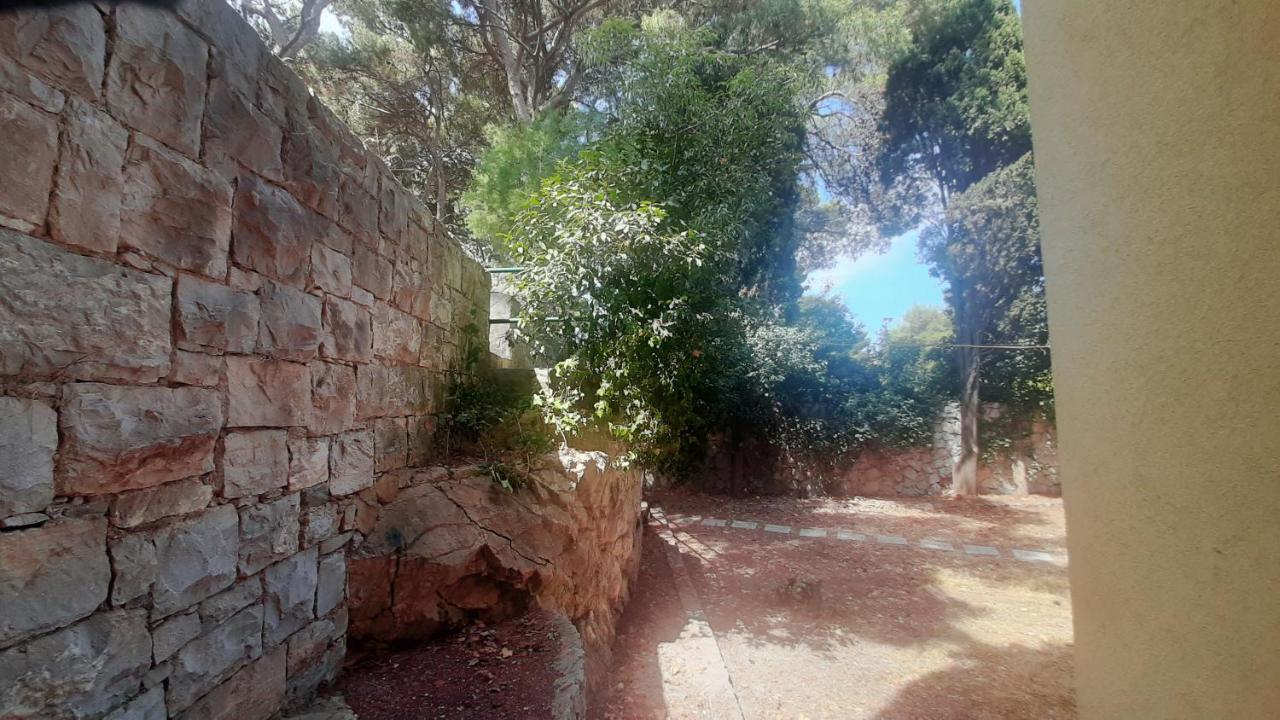 Old Captain'S Apartments - In A Pine Wood By The Sea And Tennis Courts Split Exterior photo